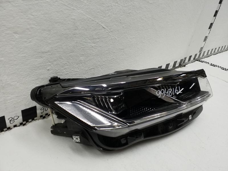 Фара передняя правая Volkswagen Touareg 3 LED