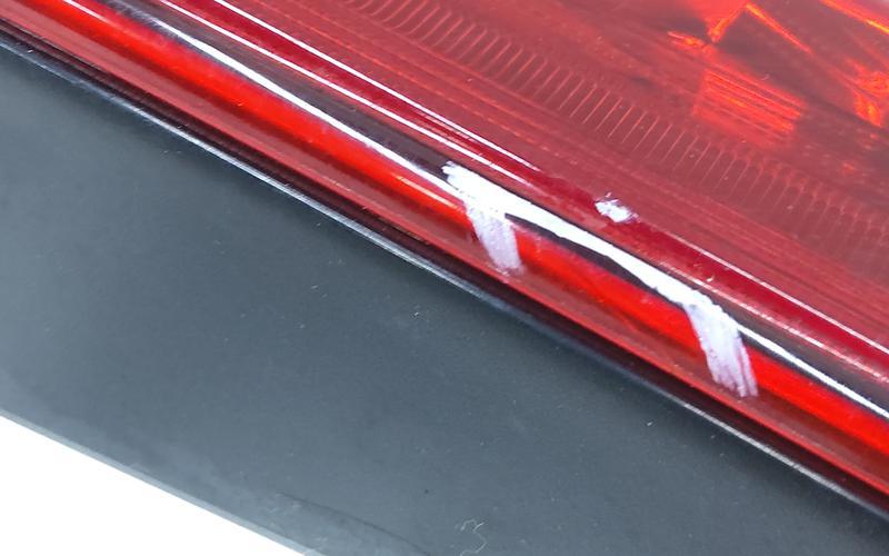 Фонарь задний правый внутренний Toyota Camry V70 LED