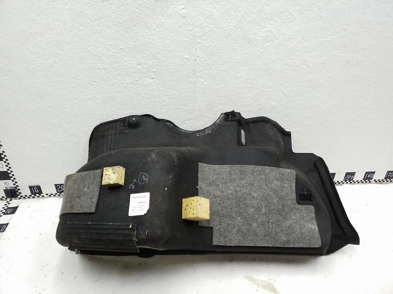 Обшивка багажного отсека правая Toyota Camry V70