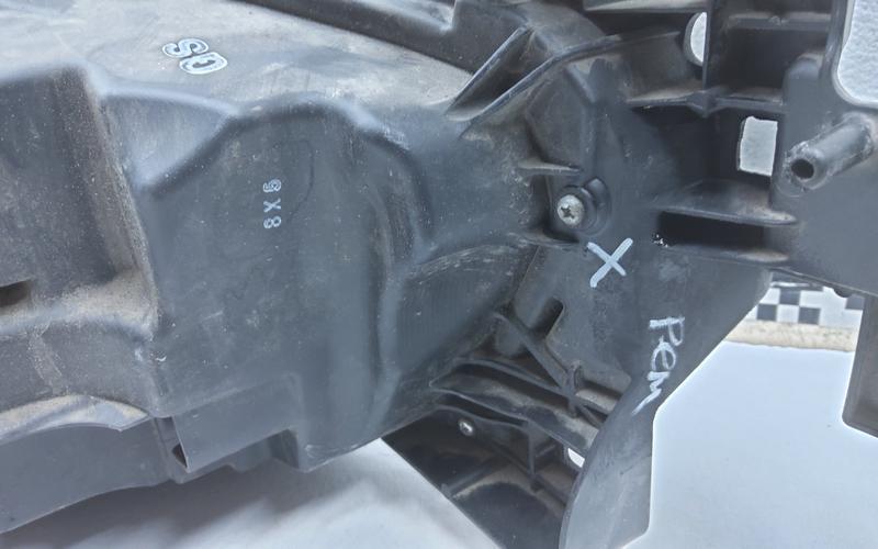Фара передняя левая Mazda 6 GJ Restail 2 LED ДХО во круг линзы