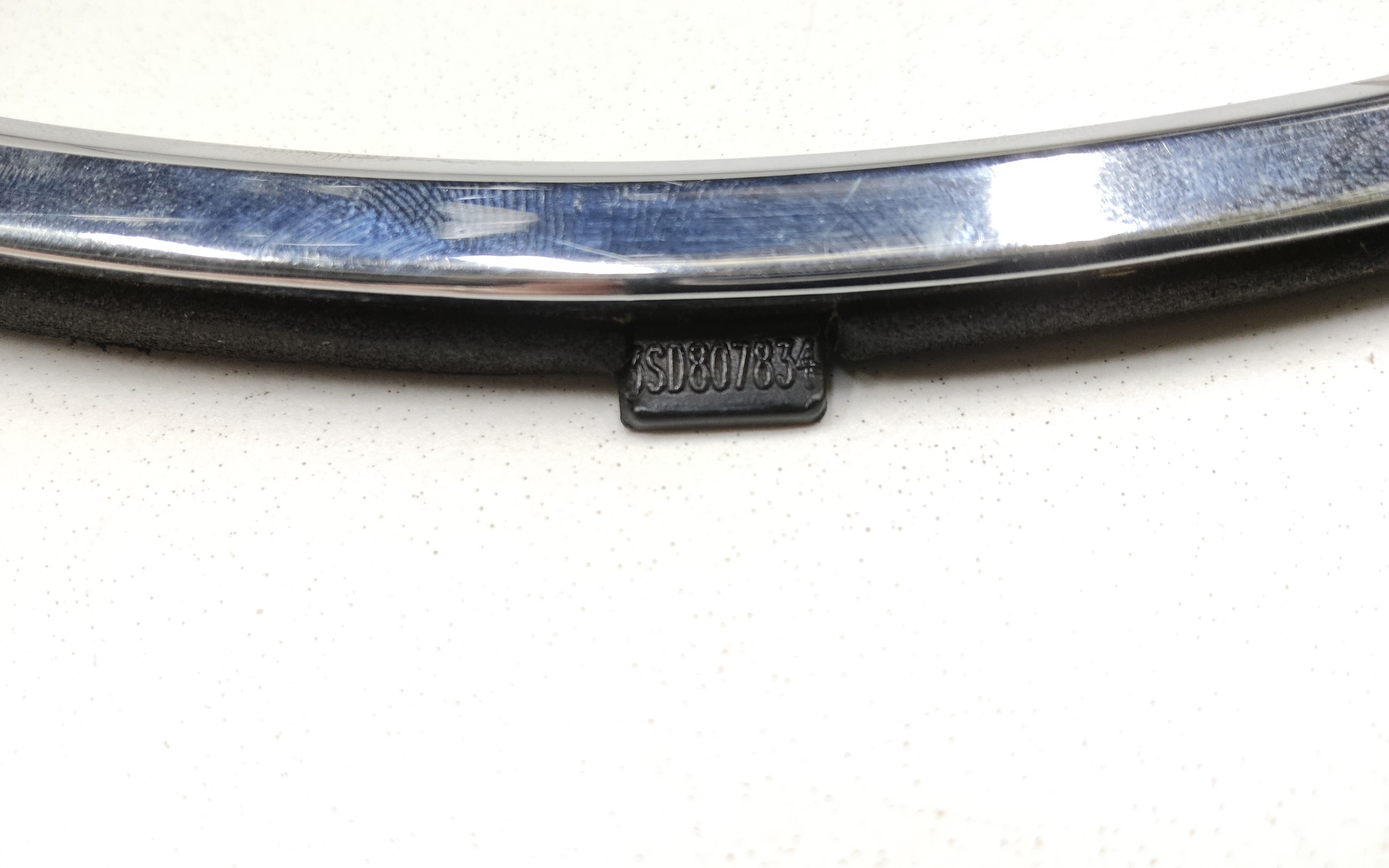 Накладка "хром" фары передней правой Bentley Continental GT 3