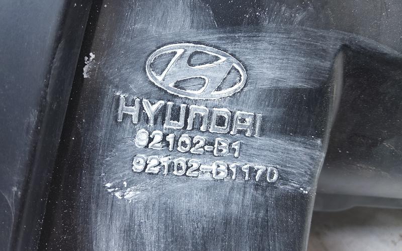 Фара передняя правая Hyundai Genesis 2 ксенон ДХО