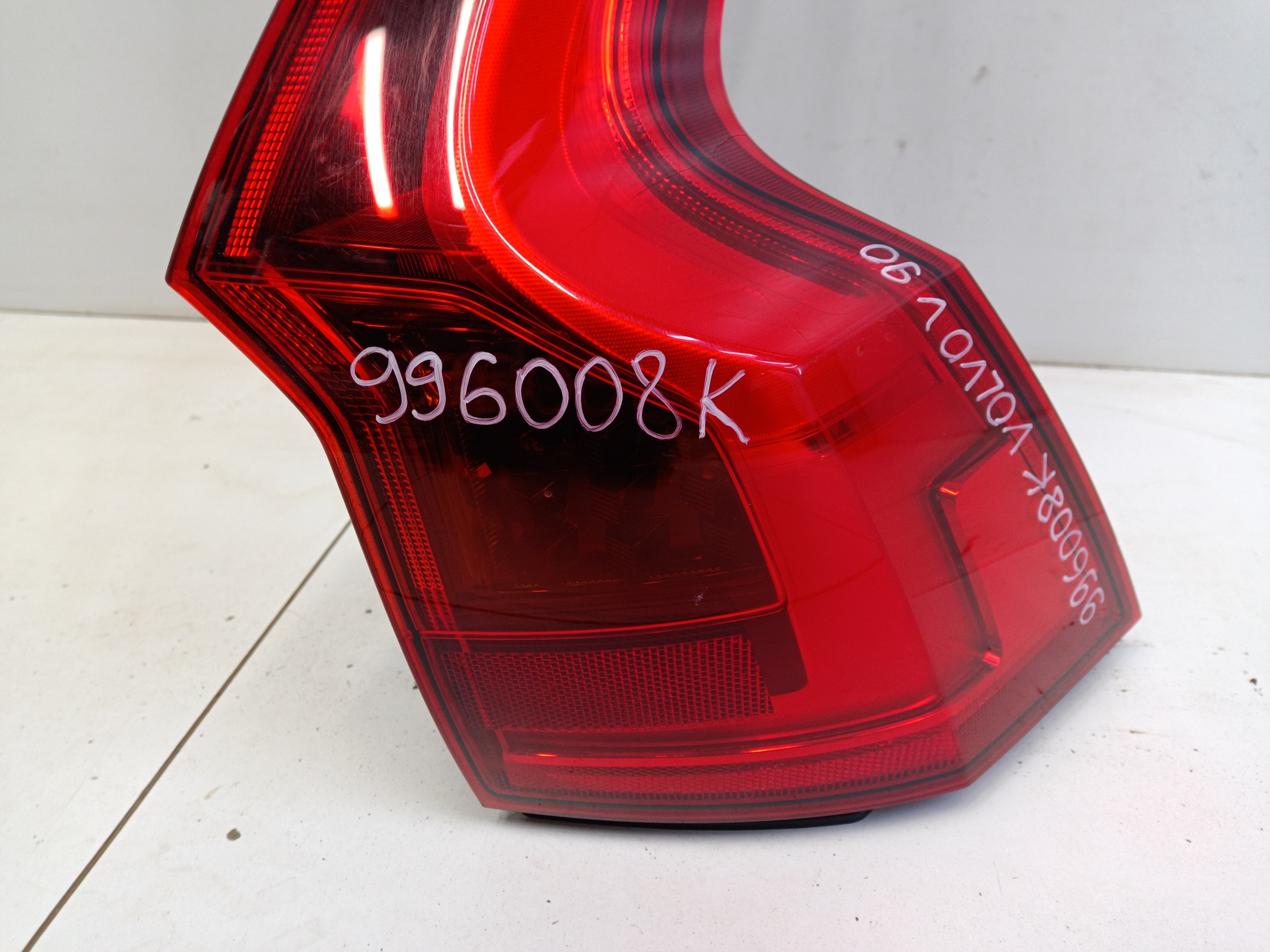 Фонарь задний правый наружный Volvo V90 Cross Country