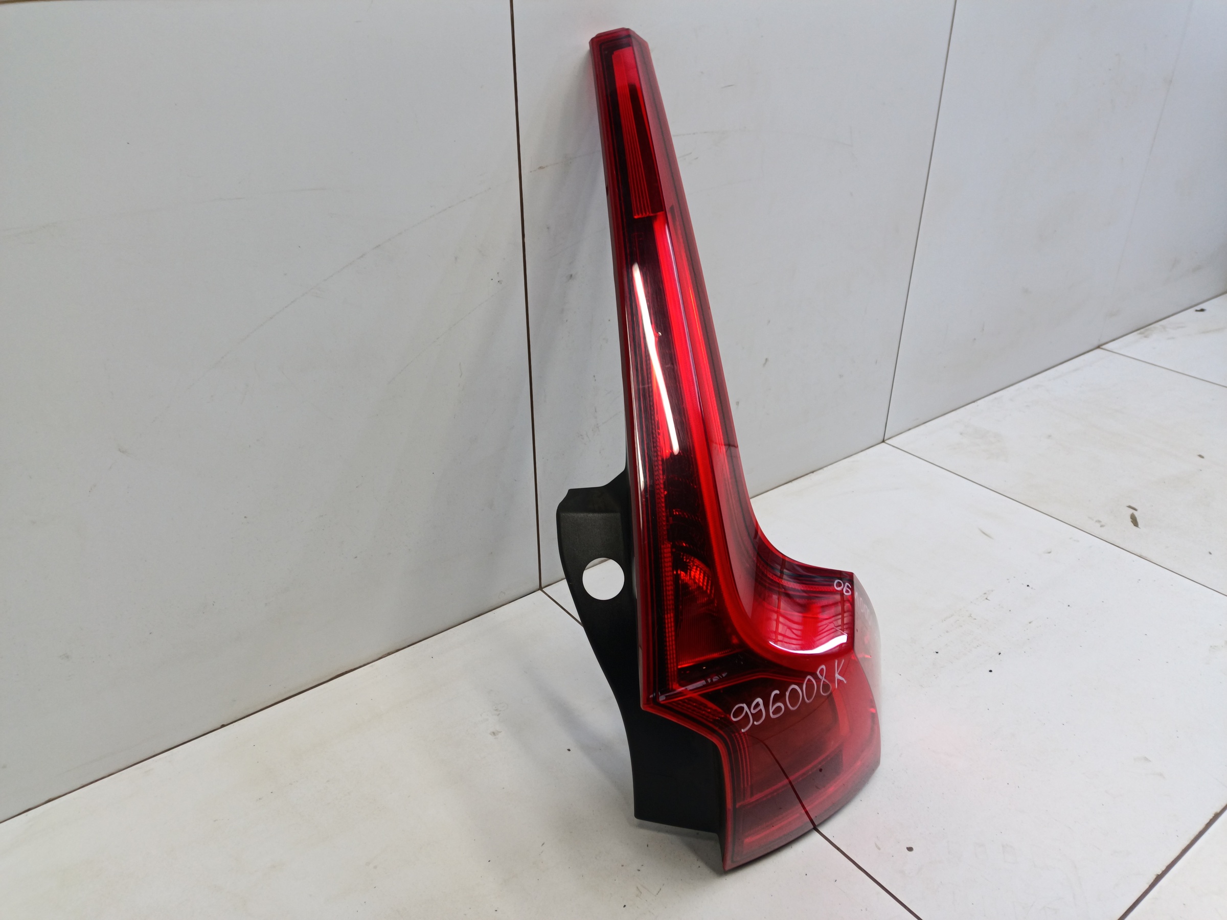 Фонарь задний правый наружный Volvo V90 Cross Country