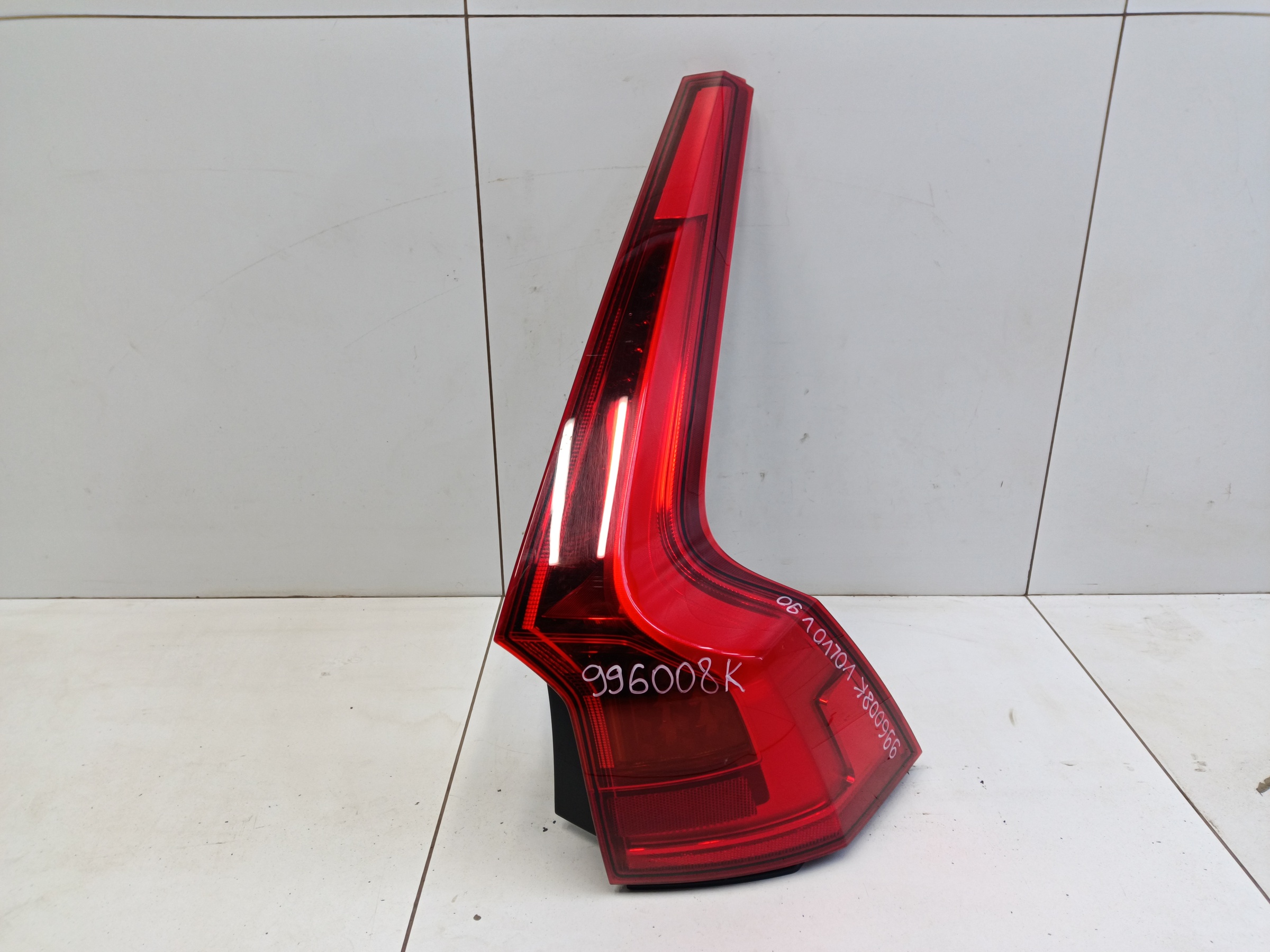 Фонарь задний правый наружный Volvo V90 Cross Country