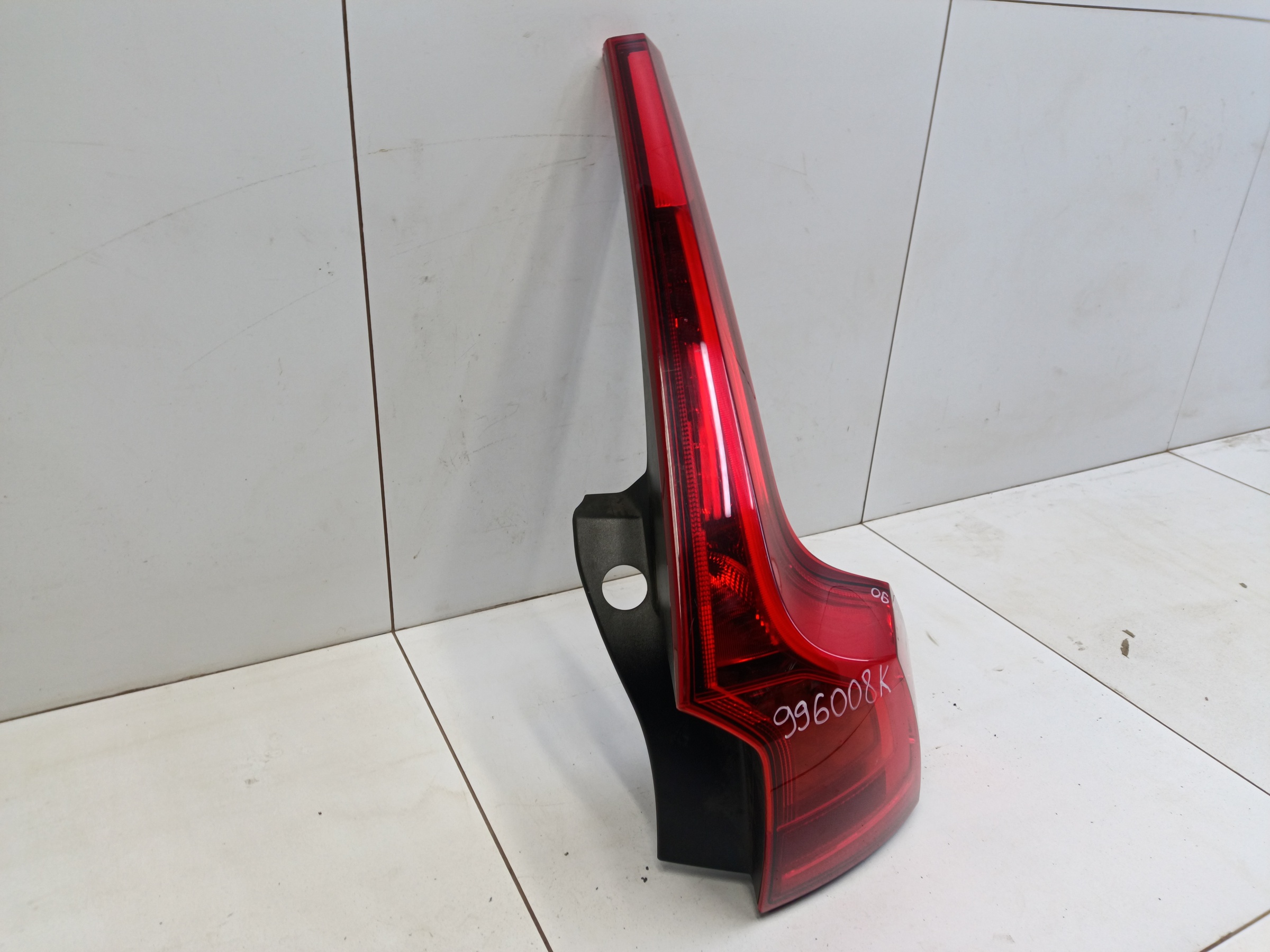 Фонарь задний правый наружный Volvo V90 Cross Country