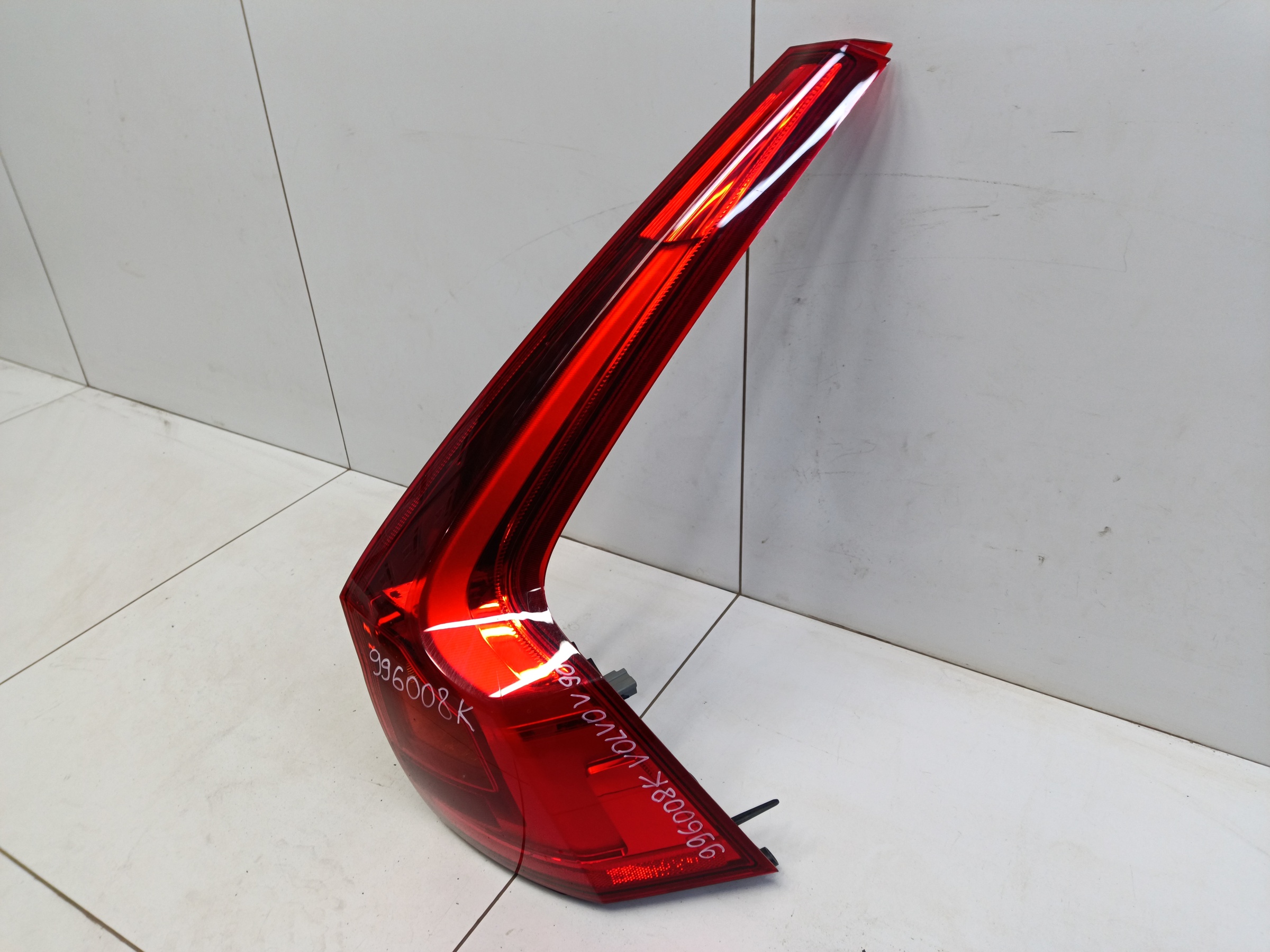 Фонарь задний правый наружный Volvo V90 Cross Country