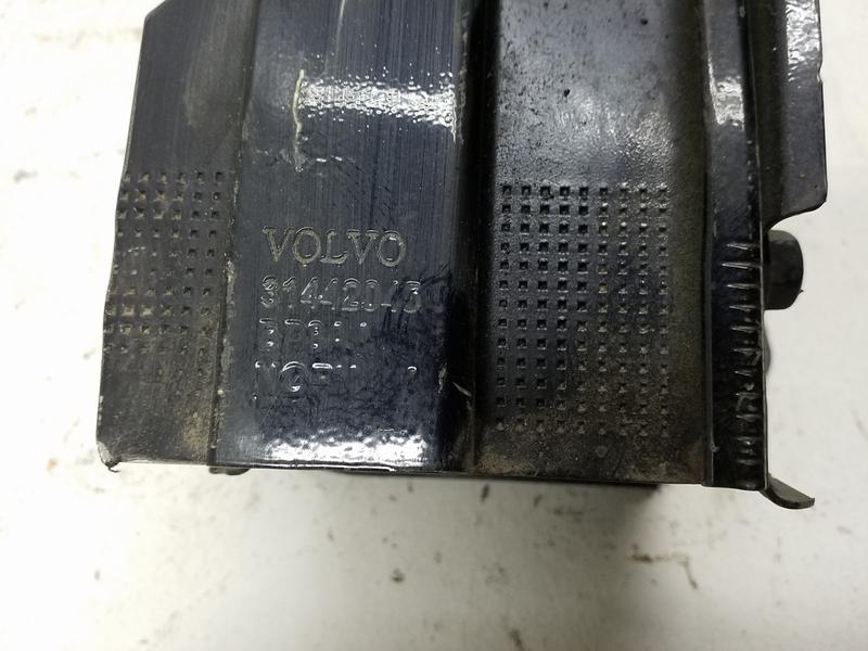 Усилитель заднего бампера Volvo S90 2