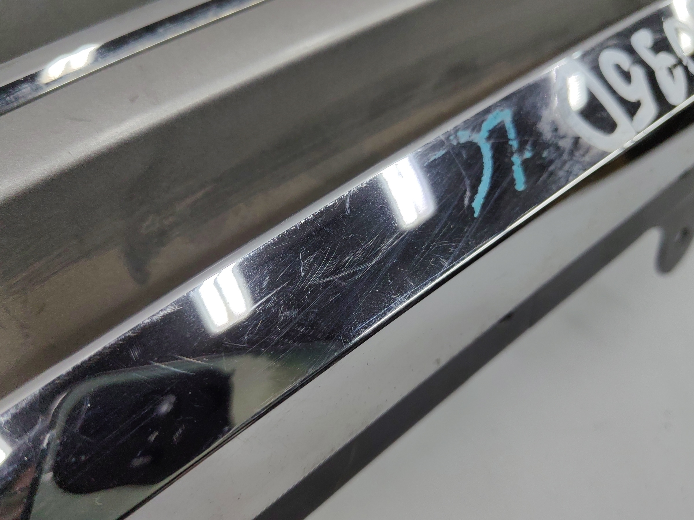 Решетка радиатора Toyota Land Cruiser 200 Restail