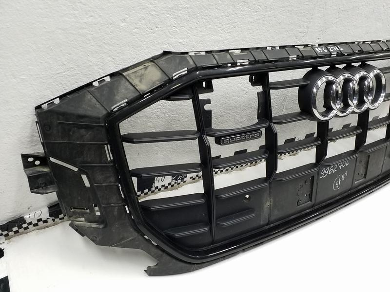 Решётка радиатора под радары Audi Q8