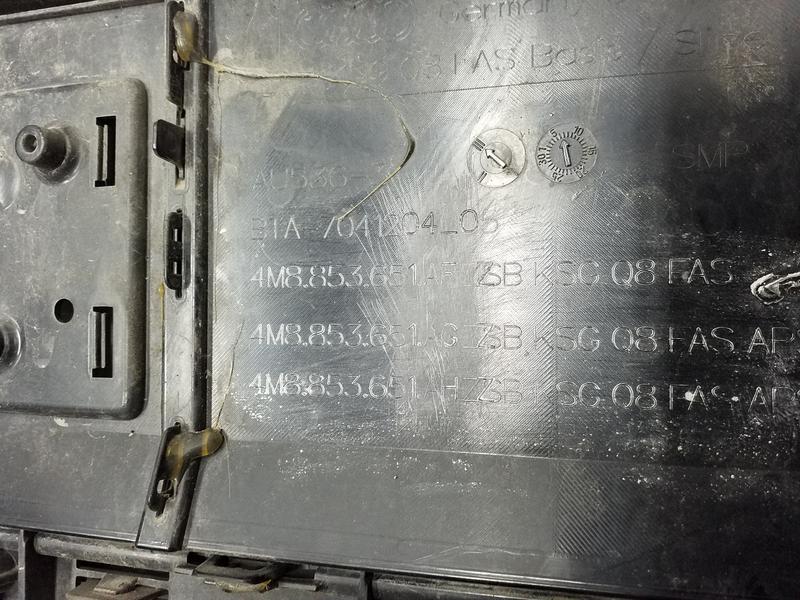 Решётка радиатора под радары Audi Q8