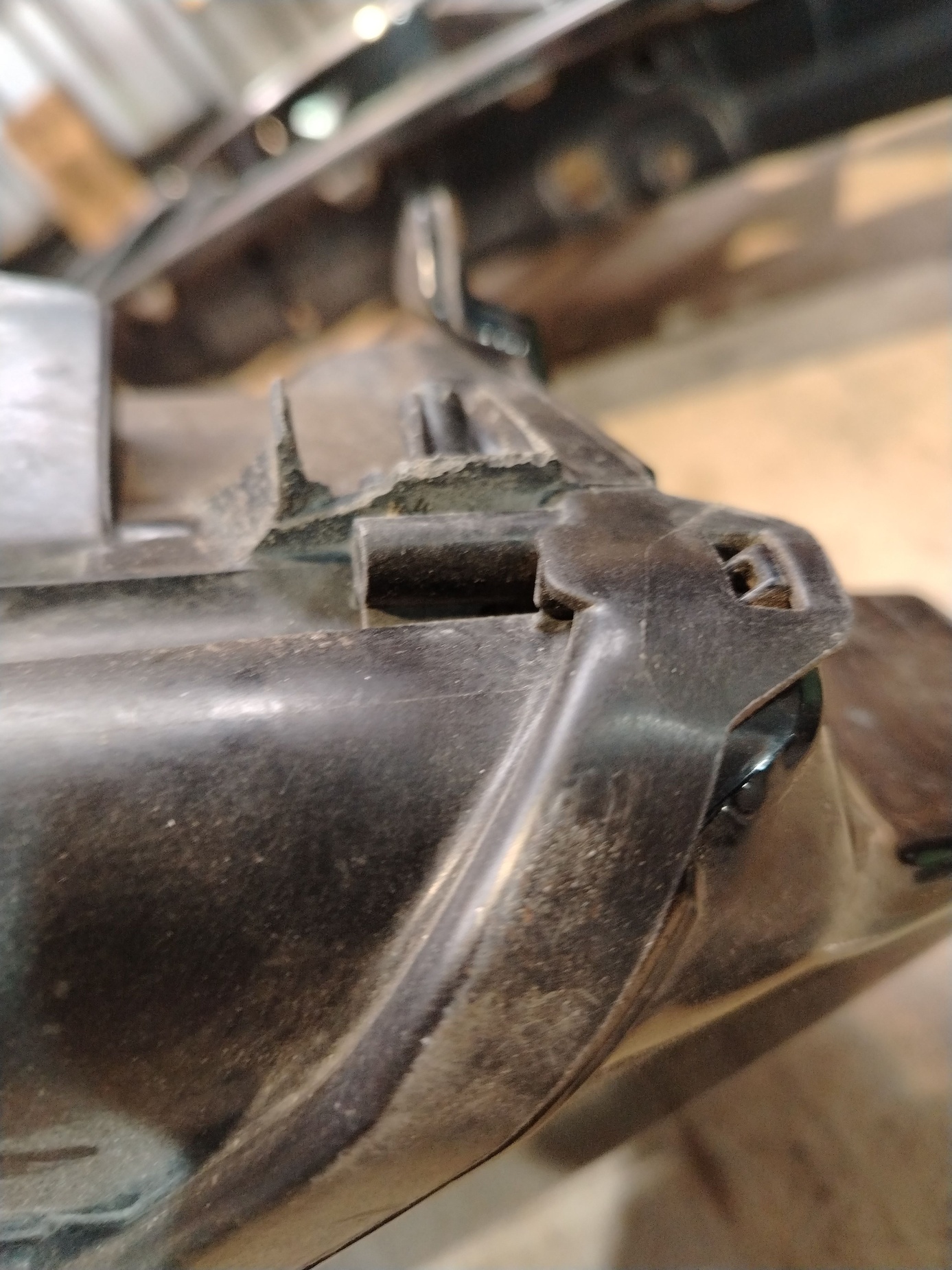 Фара передняя правая Skoda Rapid 2 линза LED