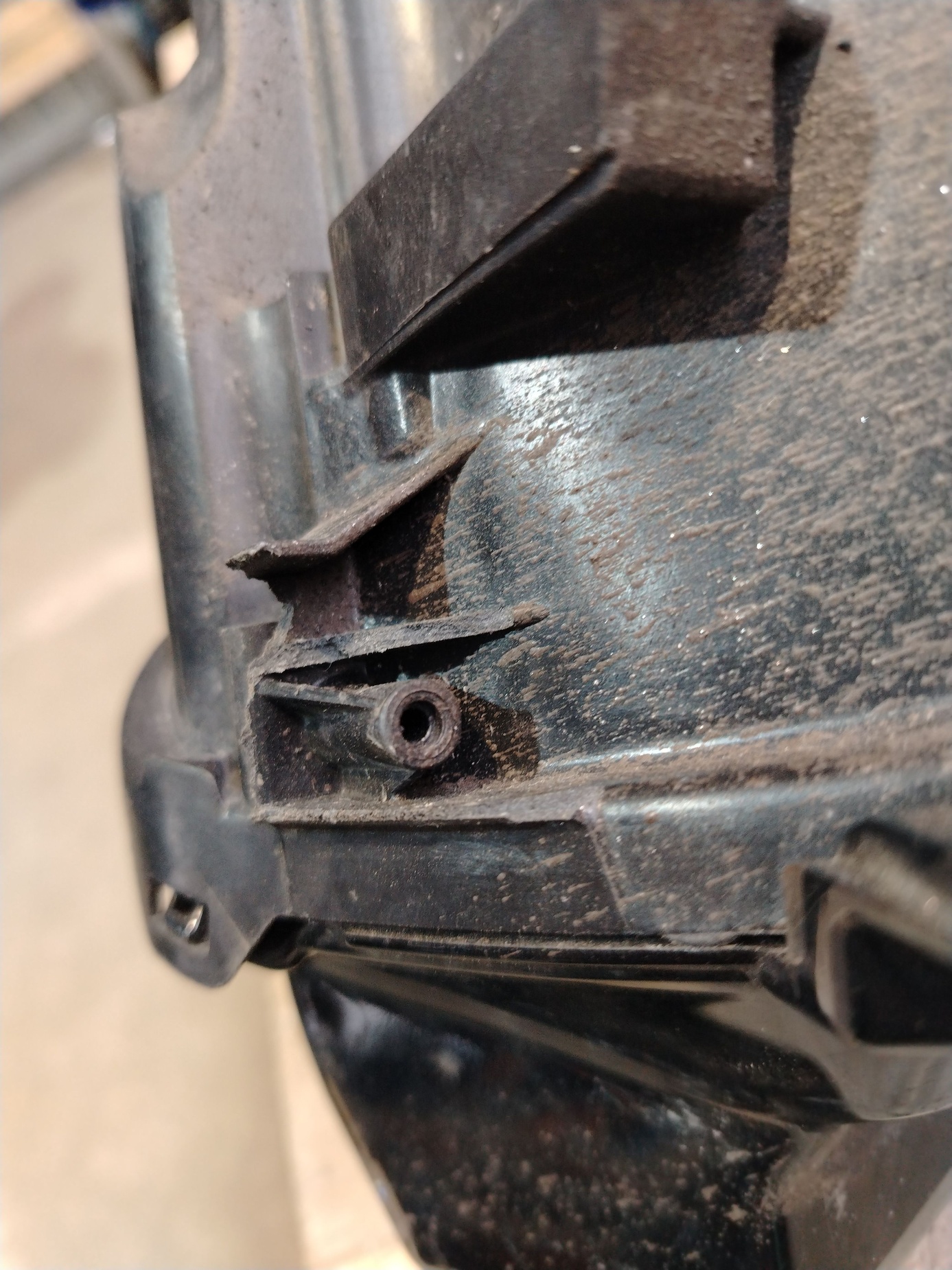 Фара передняя правая Skoda Rapid 2 линза LED