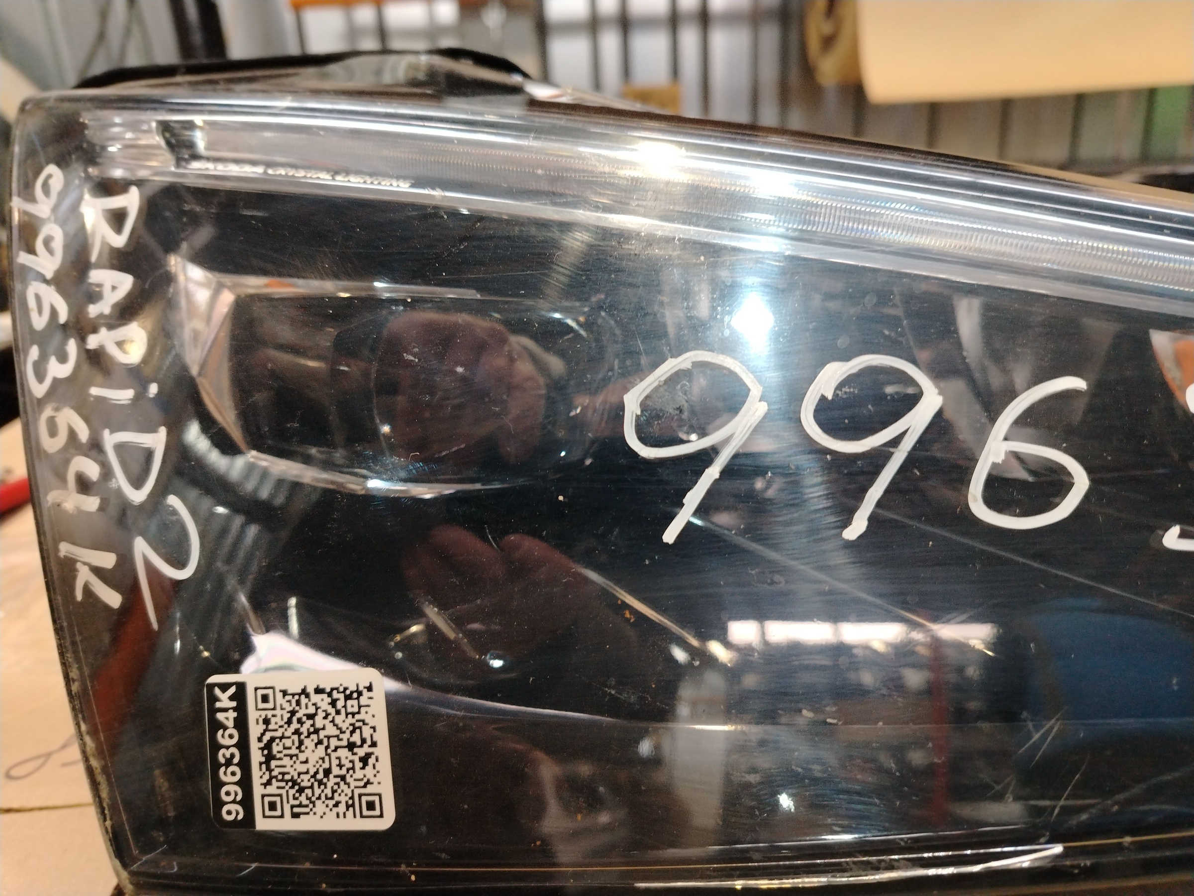 Фара передняя правая Skoda Rapid 2 линза LED