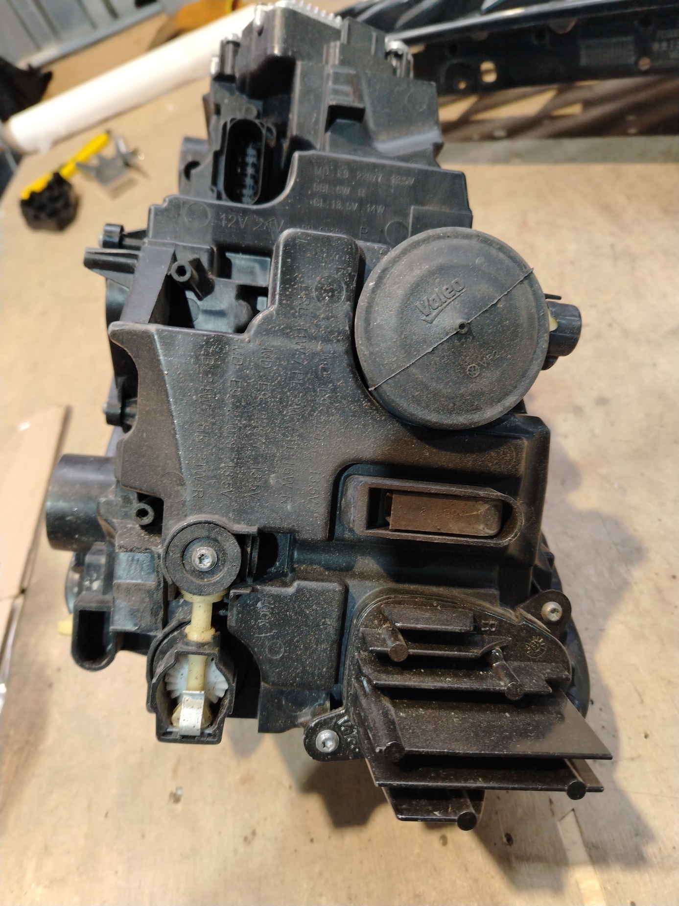 Фара передняя правая Skoda Rapid 2 линза LED