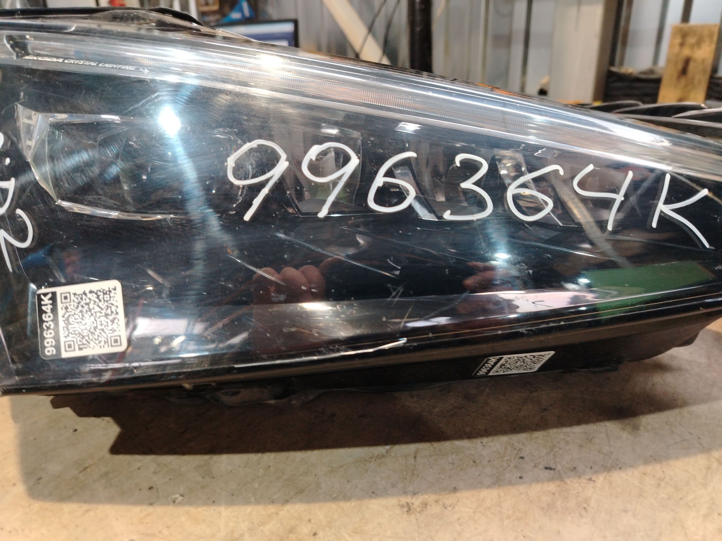 Фара передняя правая Skoda Rapid 2 линза LED