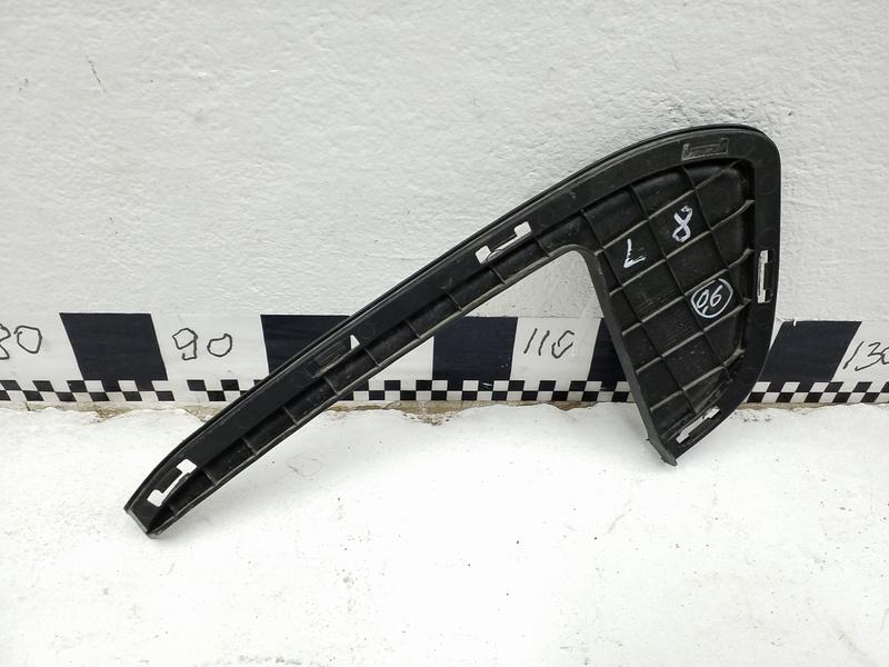 Накладка решетки радиатора правая Kia Sportage 4 Restail
