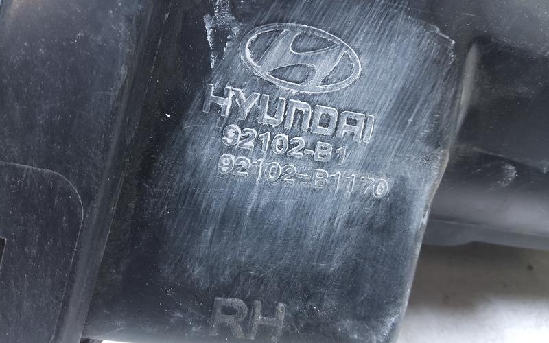 Фара передняя правая Hyundai Genesis 2 ксенон ДХО