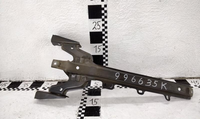 Кронштейн замка капота Toyota C-HR