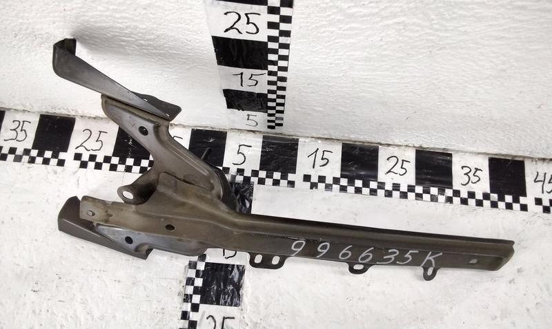 Кронштейн замка капота Toyota C-HR