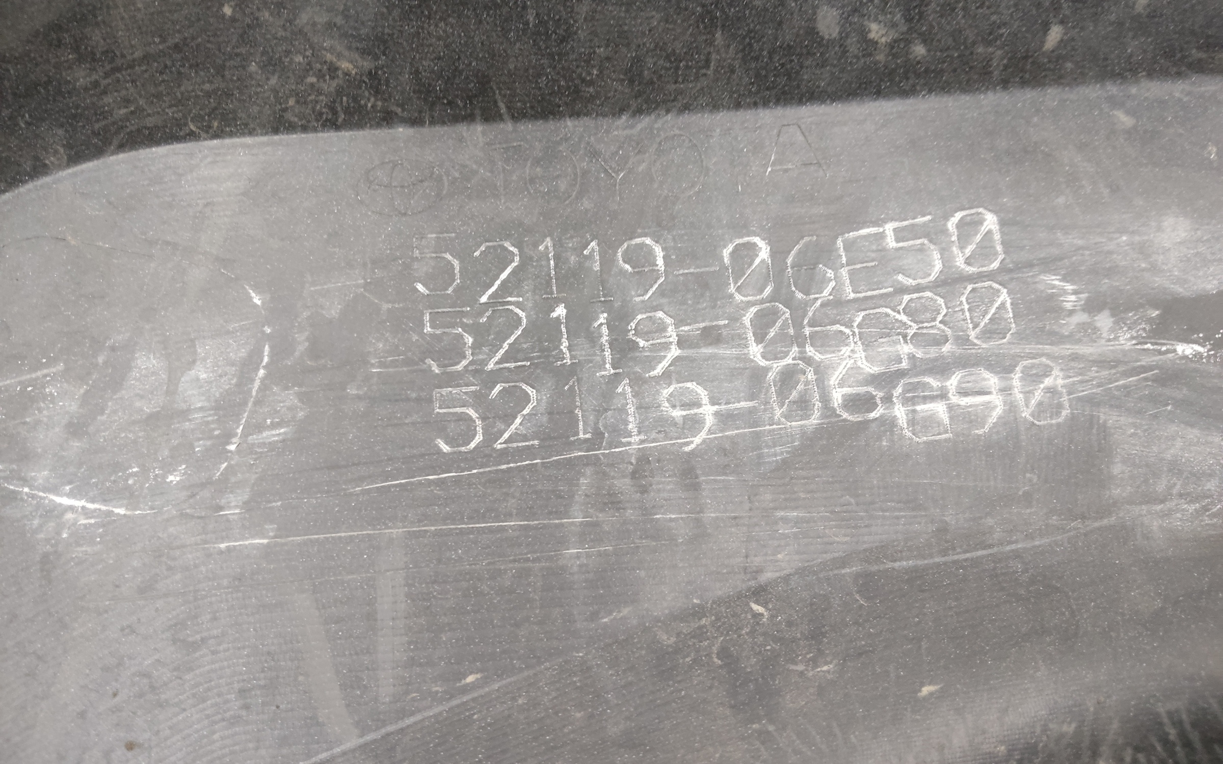 Бампер передний Toyota Camry V70