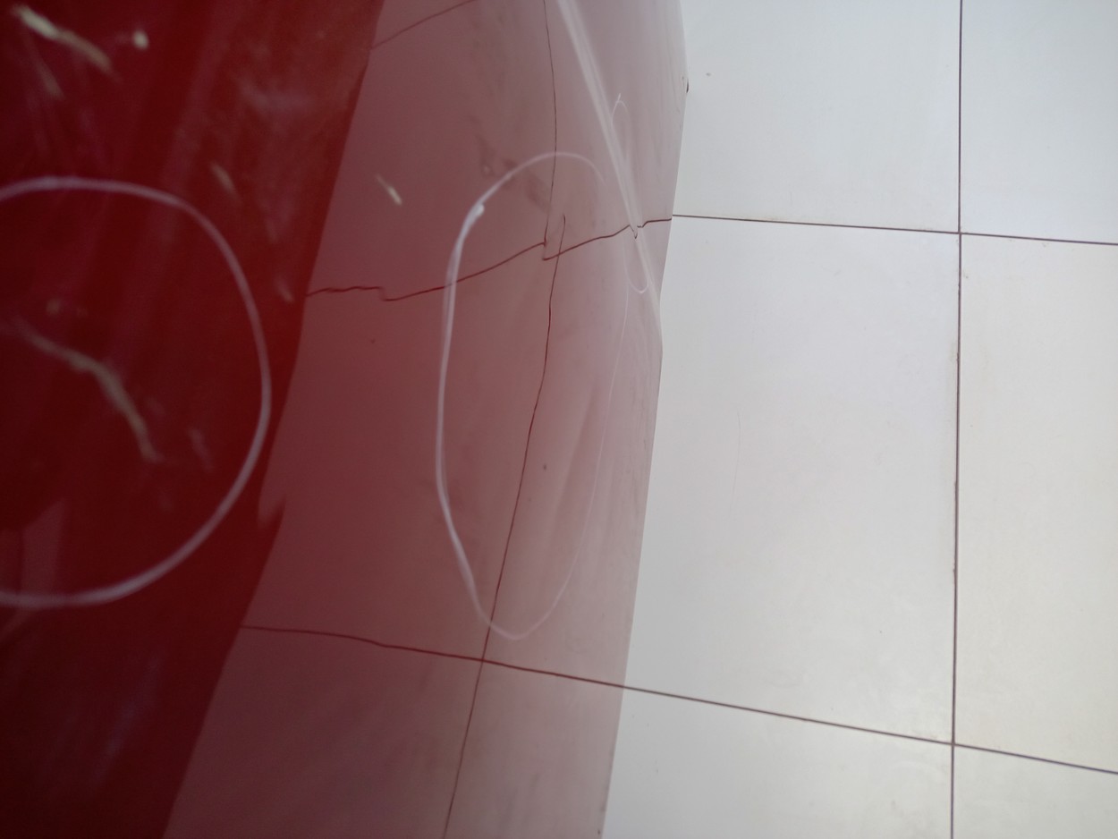 Капот Jaguar E-Pace