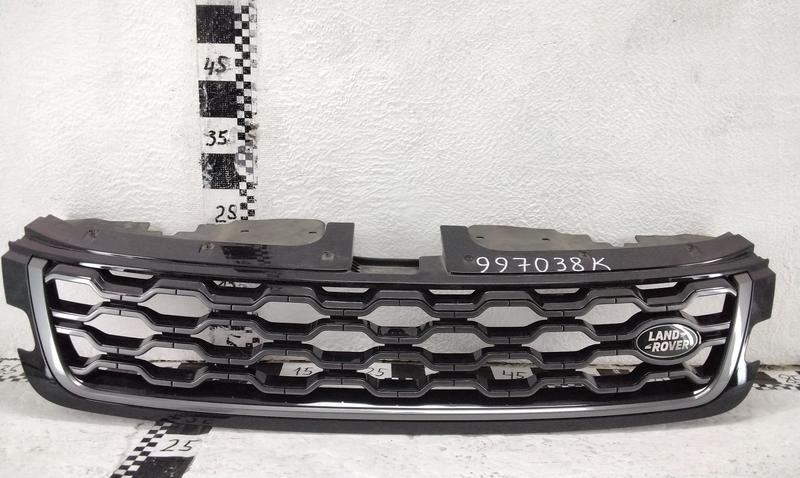 Решетка радиатора Land Rover Discovery 5