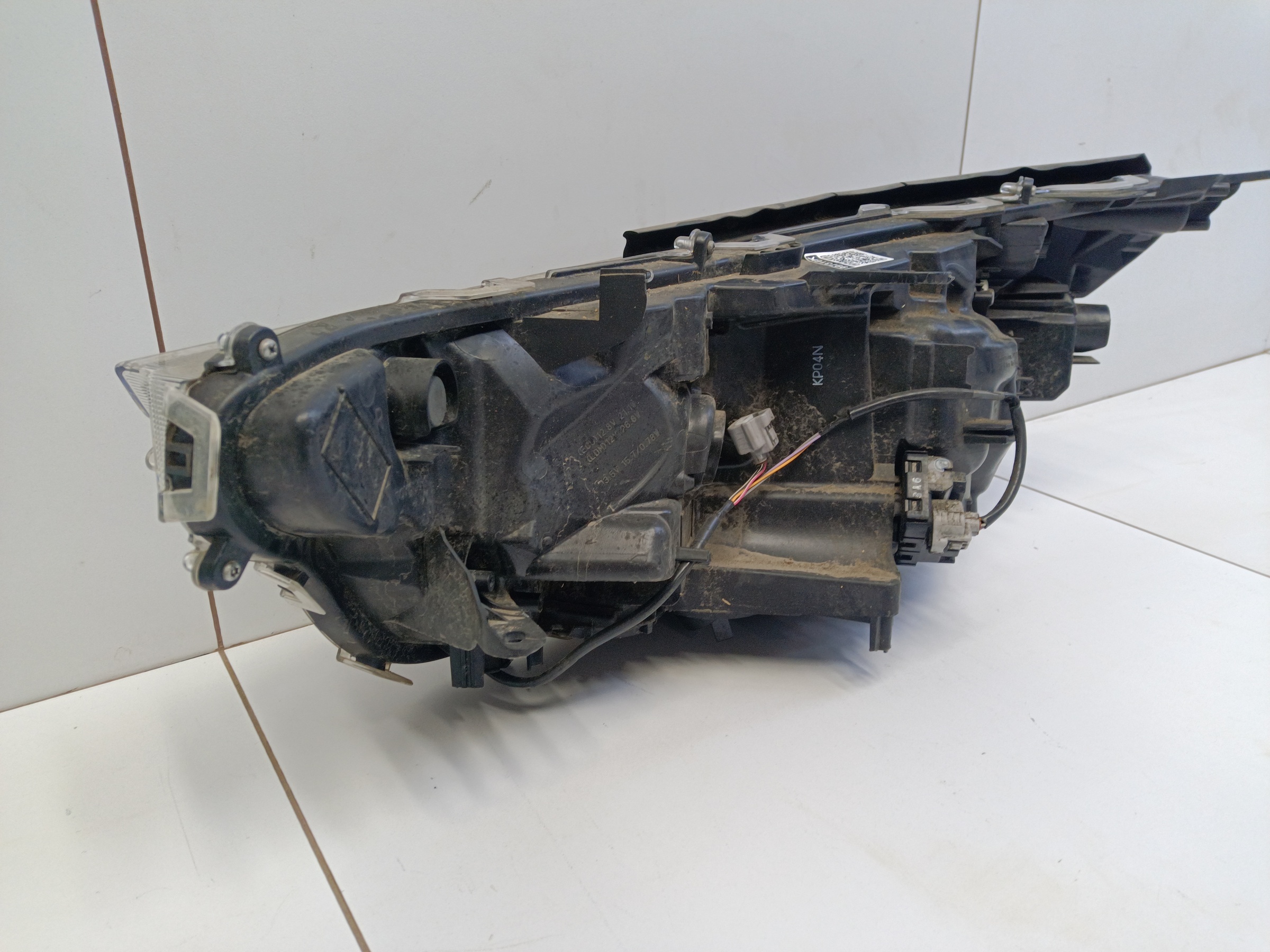 Фара передняя правая Toyota Rav4 XA50 линза LED