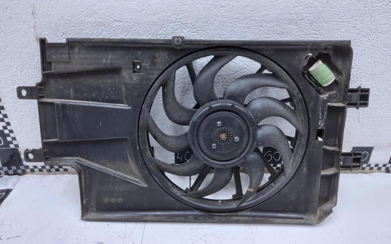 Диффузор вентилятора радиатора Lada Granta 1