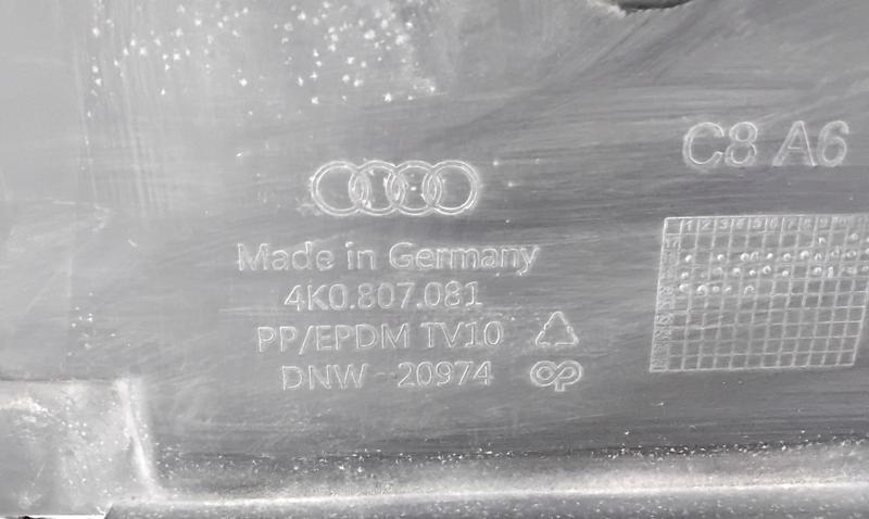 Накладка передней панели Audi A6 C8