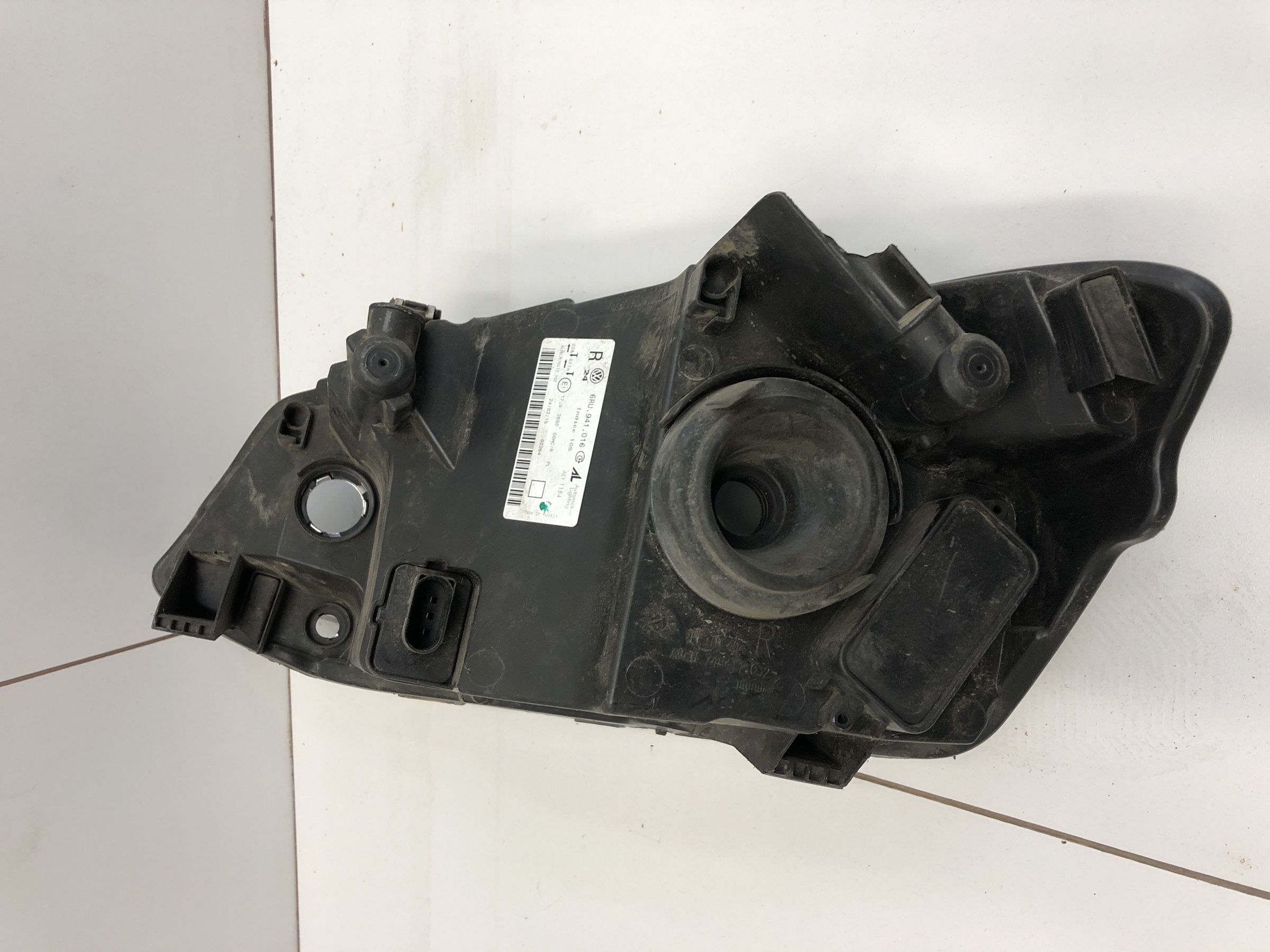 Фара передняя правая Volkswagen Polo 5 Sedan галоген