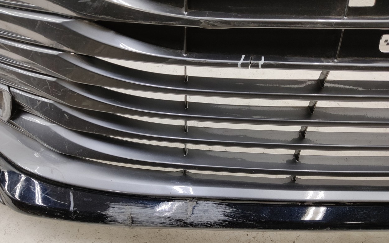 Бампер передний Toyota Camry V70