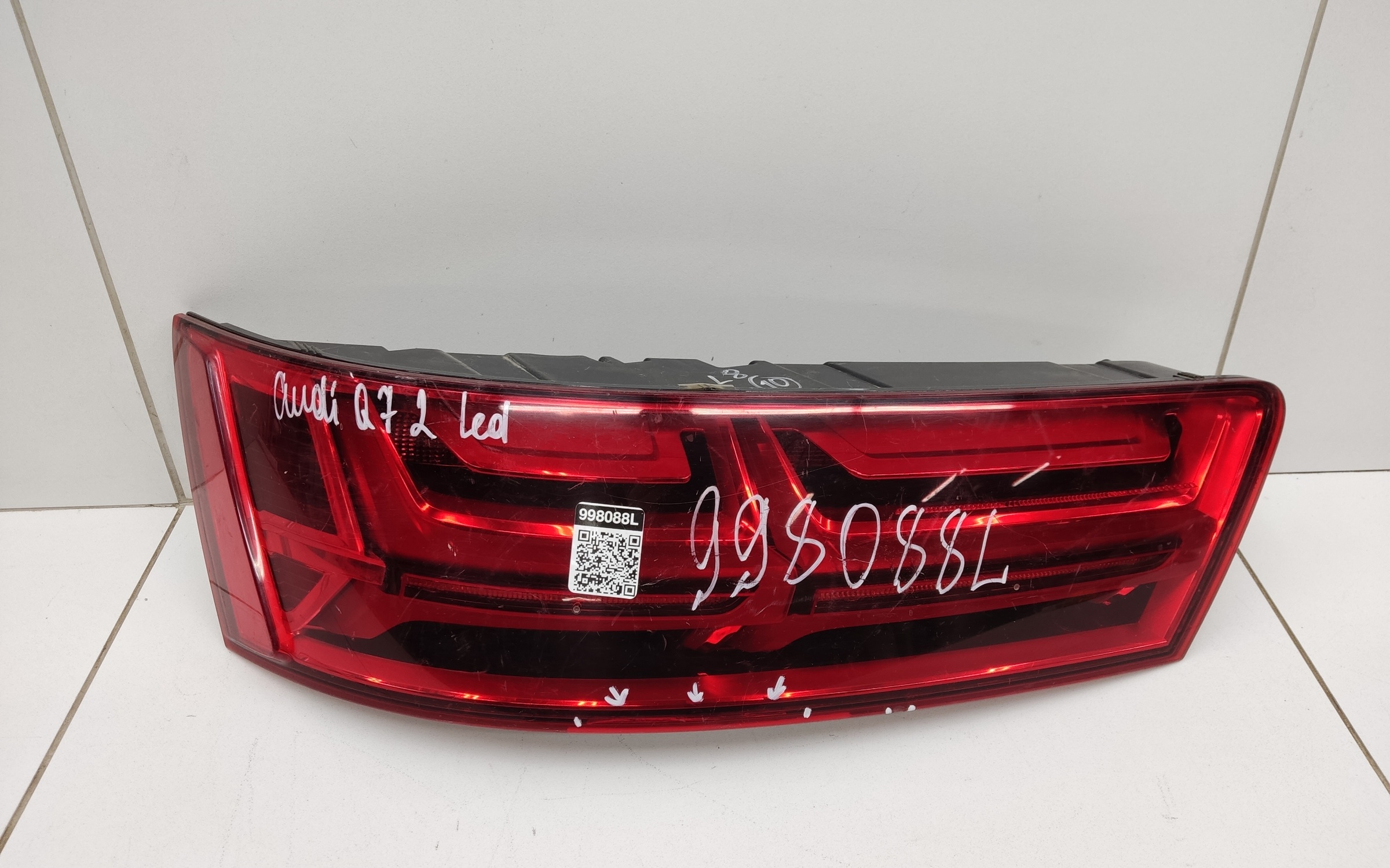 Фонарь задний левый Audi Q7 2 LED