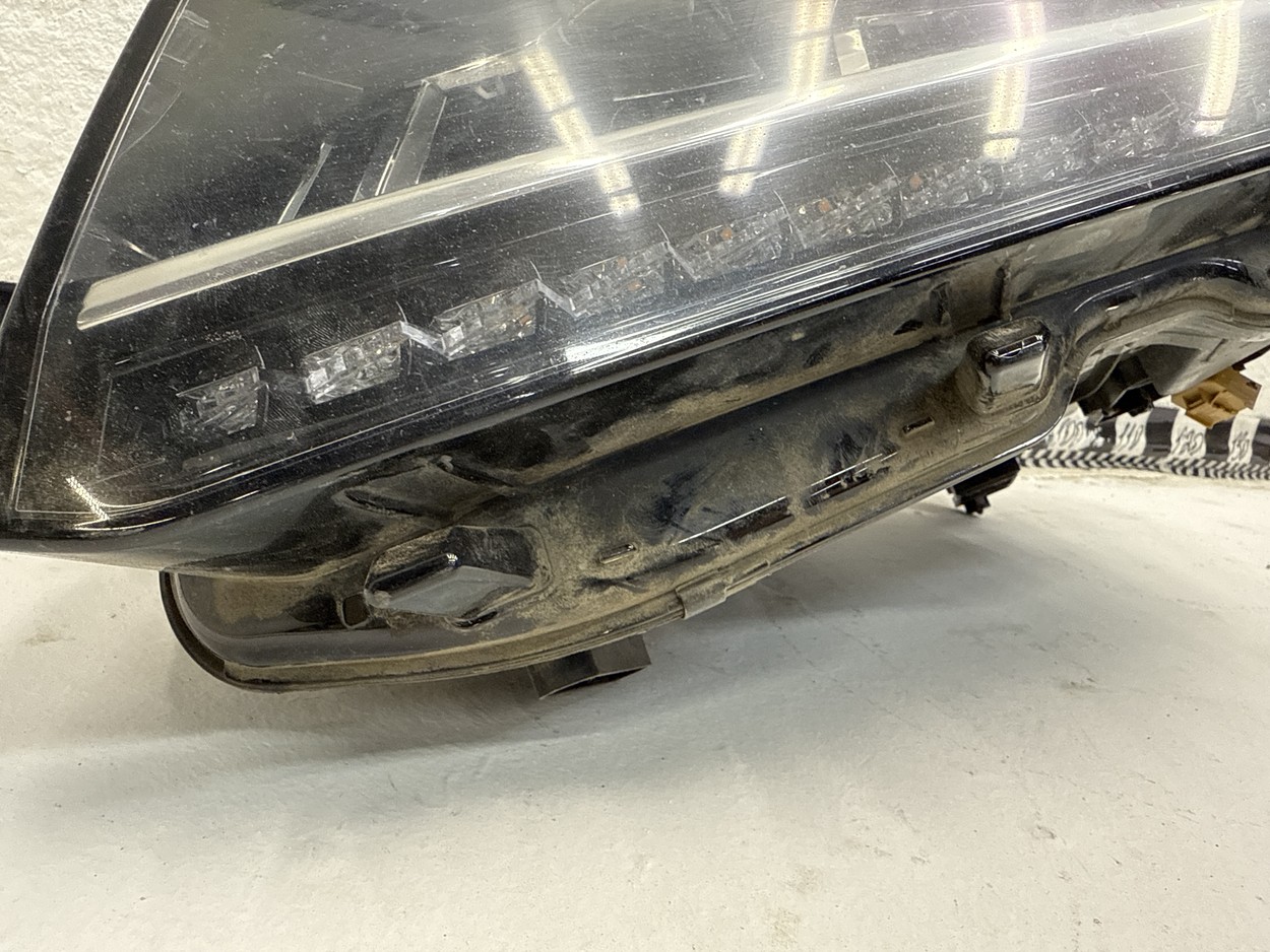 Фара передняя левая Volkswagen Tiguan 2 LED ДХО