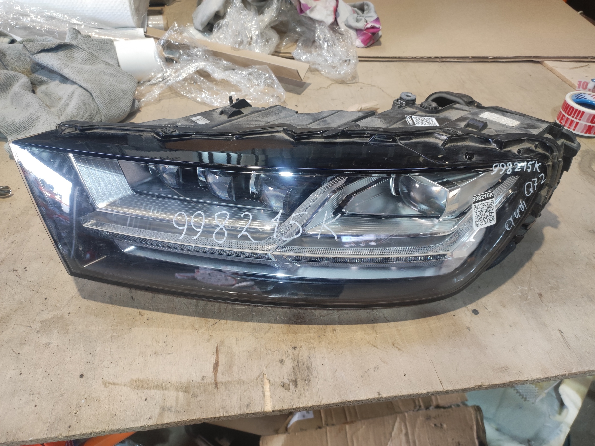 Фара передняя левая Audi Q7 2 LED