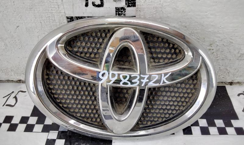 Эмблема решетки радиатора Toyota Land Cruiser Prado 150 Restail 2