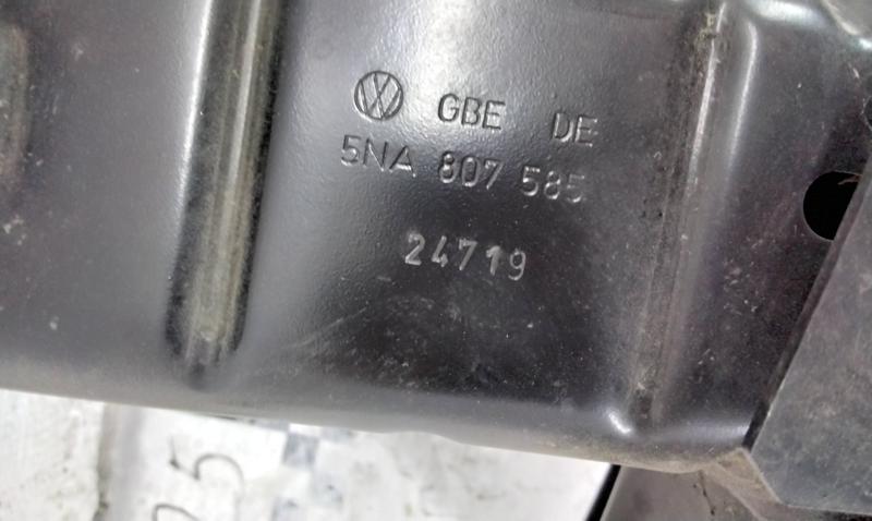 Усилитель заднего бампера Volkswagen Tiguan 2
