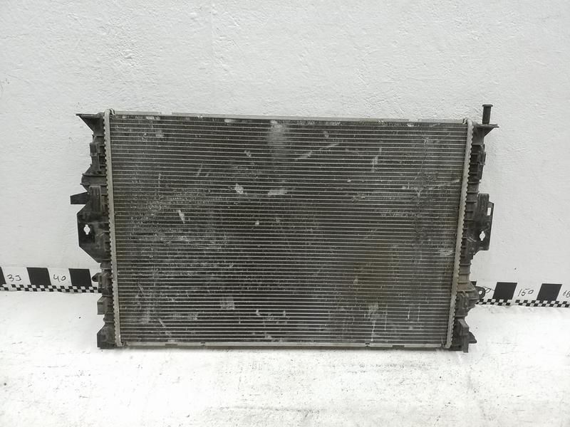 Радиатор охлаждения двигателя Volvo XC60