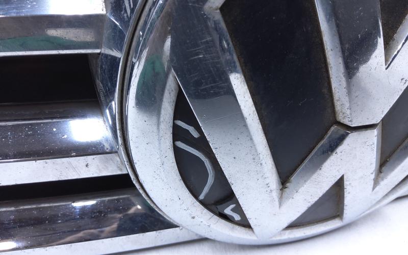 Решётка радиатора Volkswagen Touareg 2 Restail R-Line