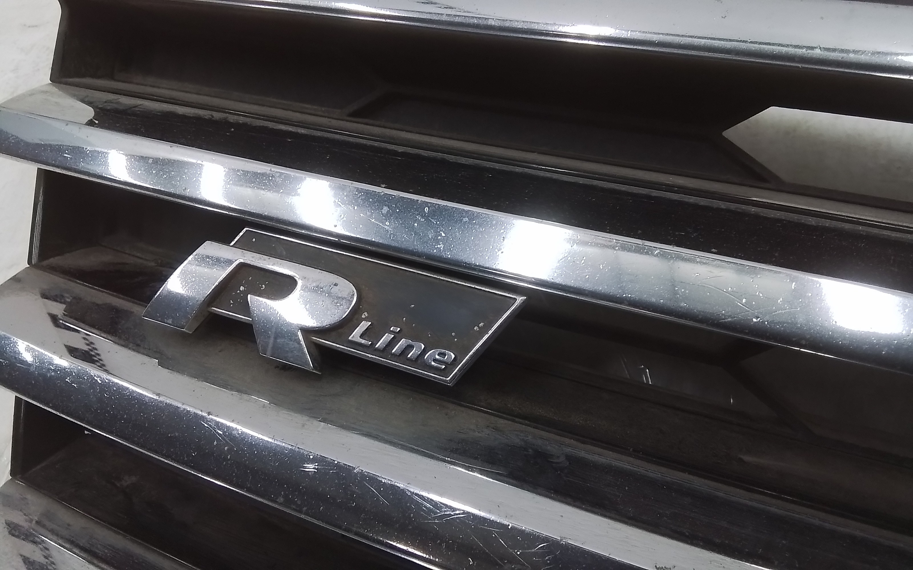 Решётка радиатора Volkswagen Touareg 2 Restail R-Line