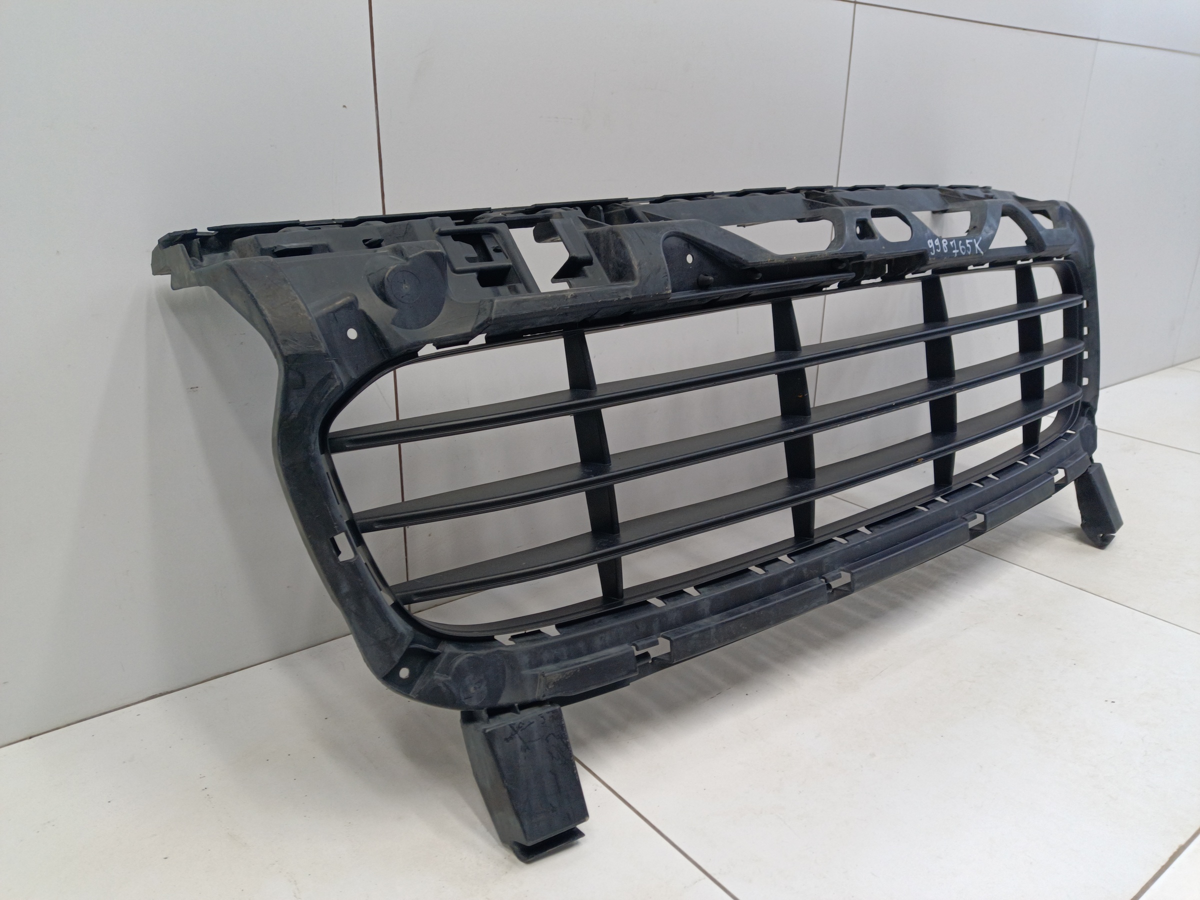Решетка переднего бампера Porsche Cayenne 2 958 Restail