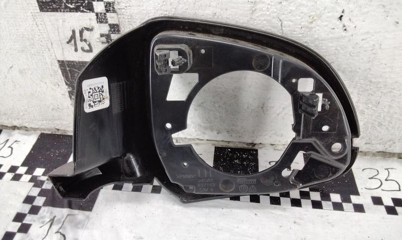 Рамка зеркала левого BMW X3 G01