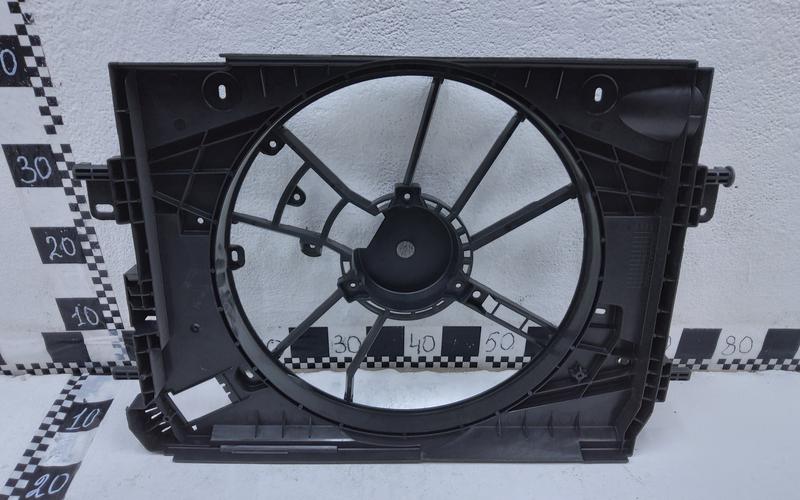 Диффузор вентилятора радиатора Renault Kaptur