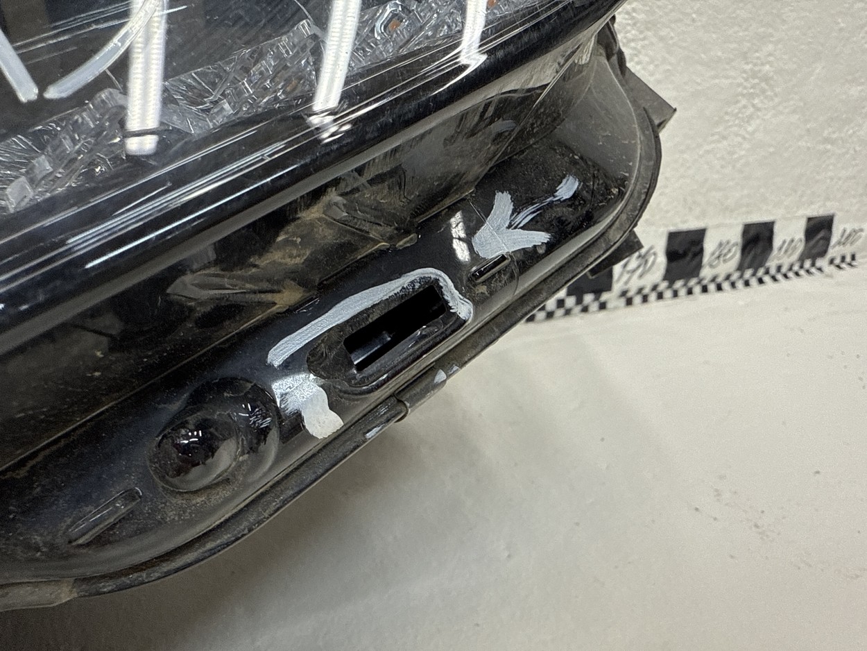 Фара передняя левая Volkswagen Tiguan 2 LED