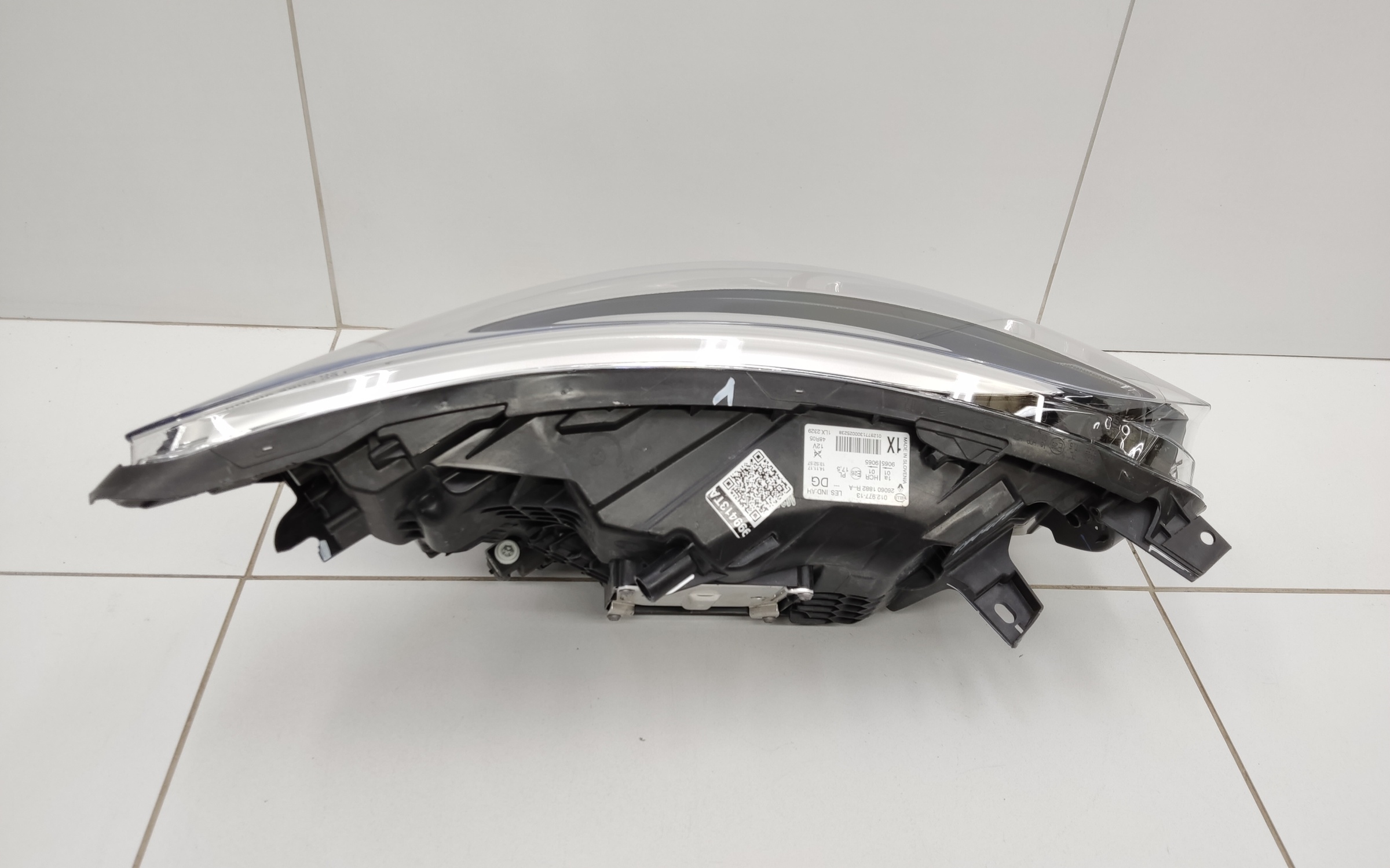 Фара передняя левая Renault Kaptur LED