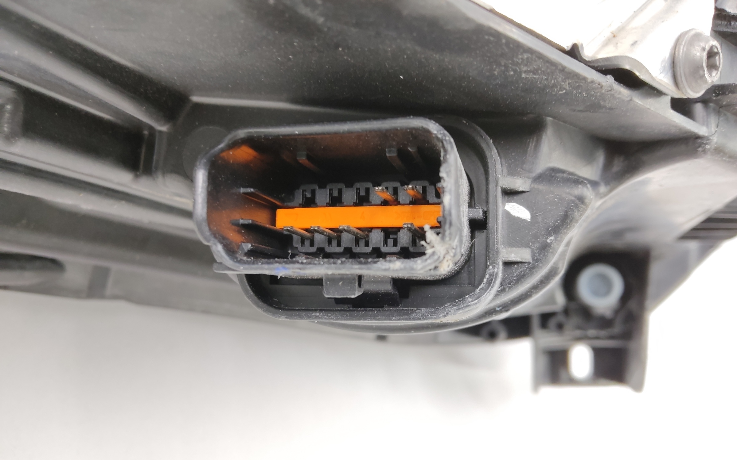 Фара передняя левая Renault Kaptur LED