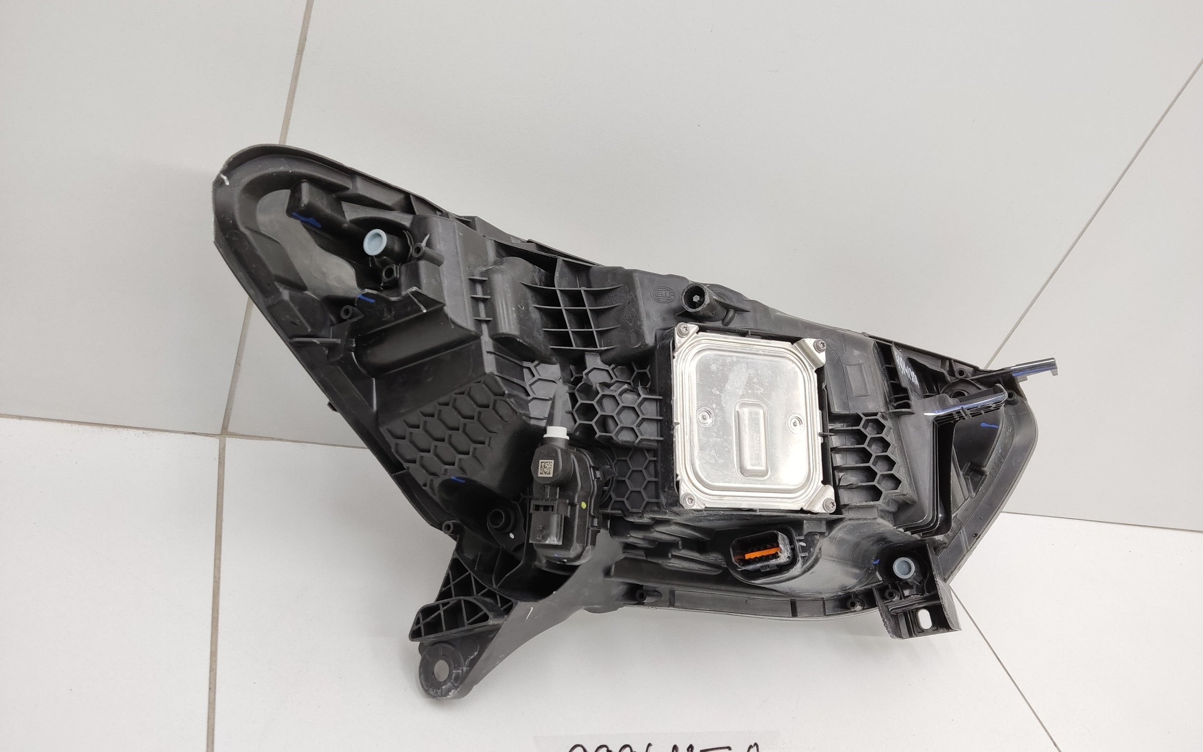 Фара передняя левая Renault Kaptur LED