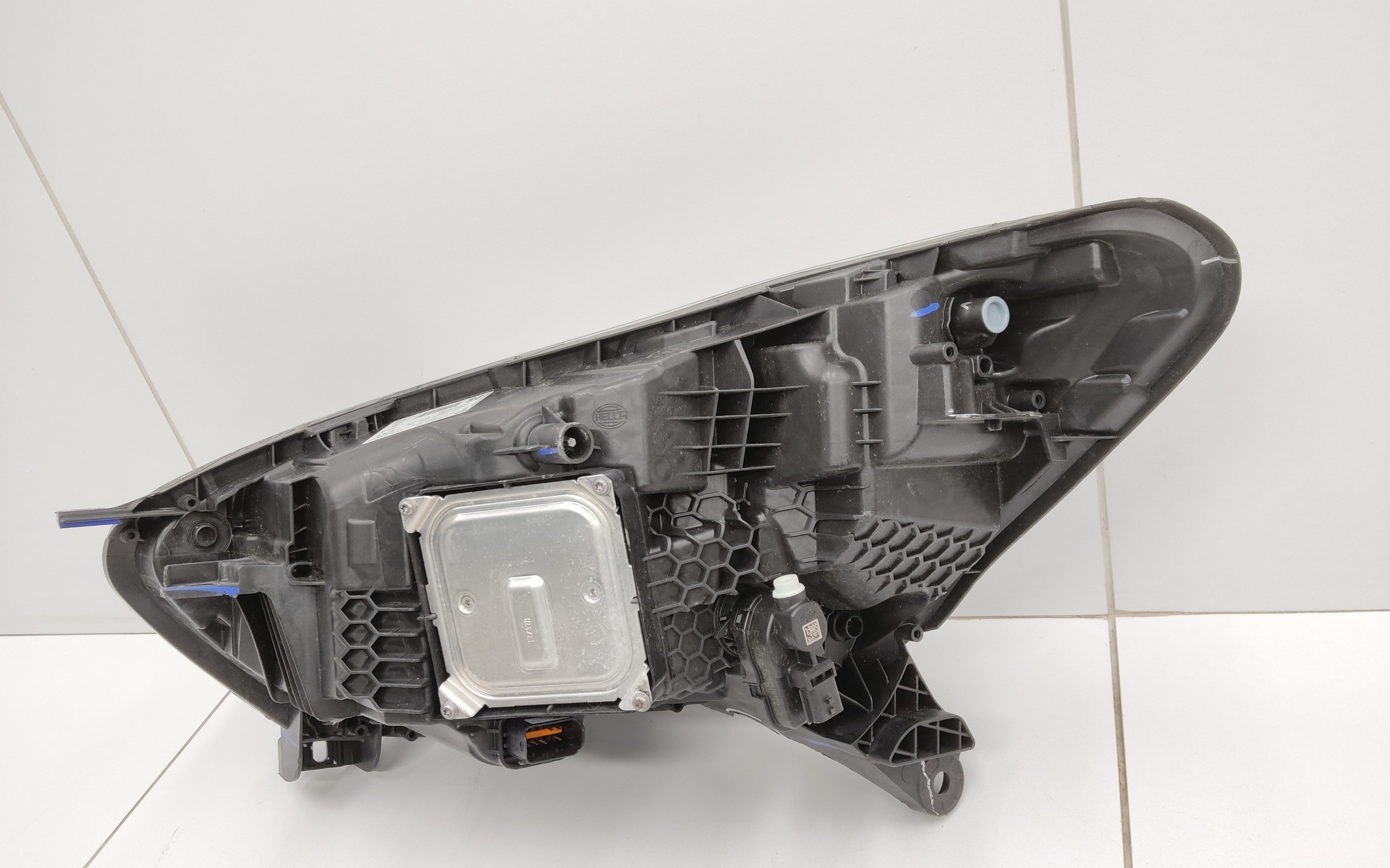 Фара передняя левая Renault Kaptur LED