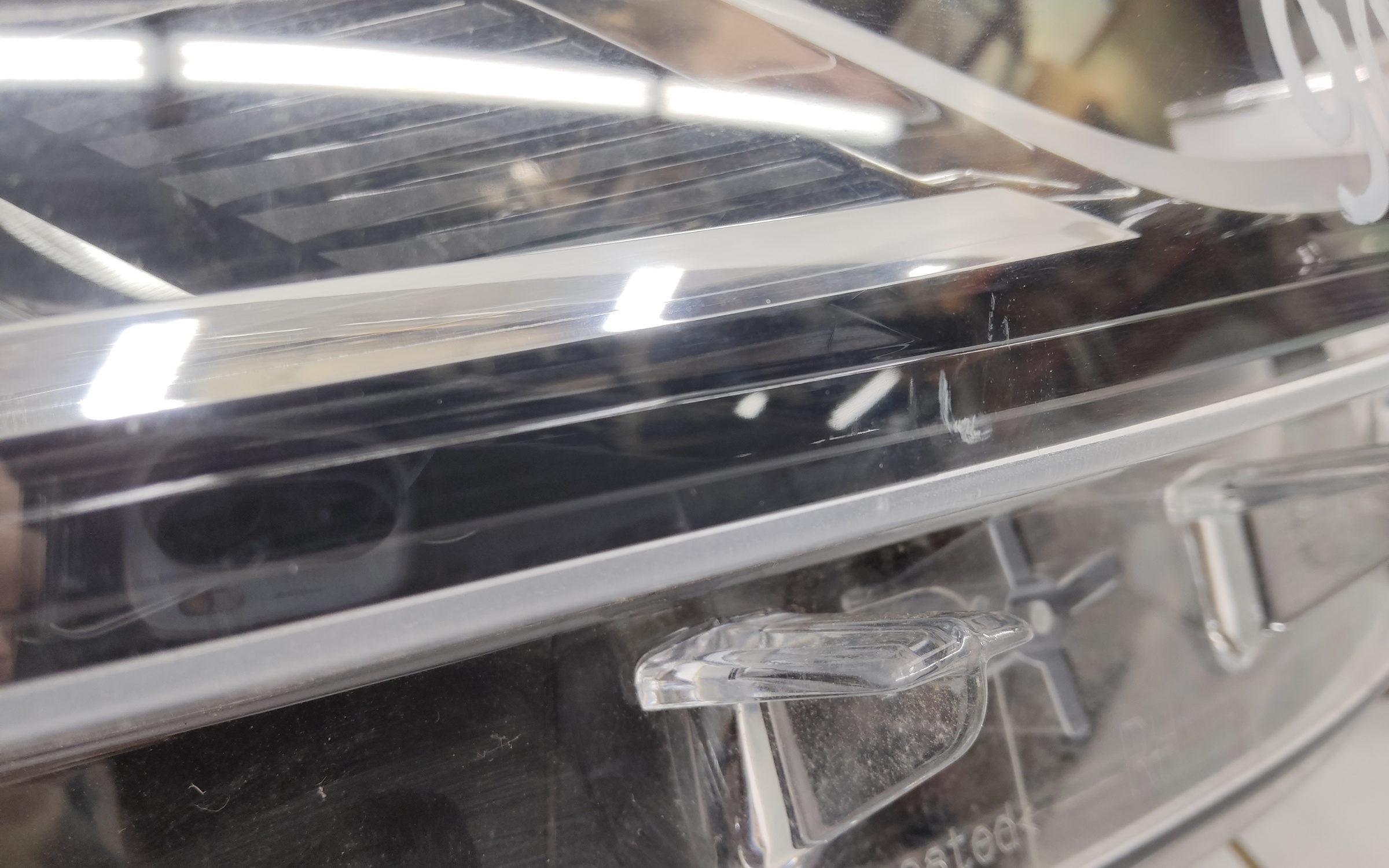 Фара передняя левая Renault Kaptur LED