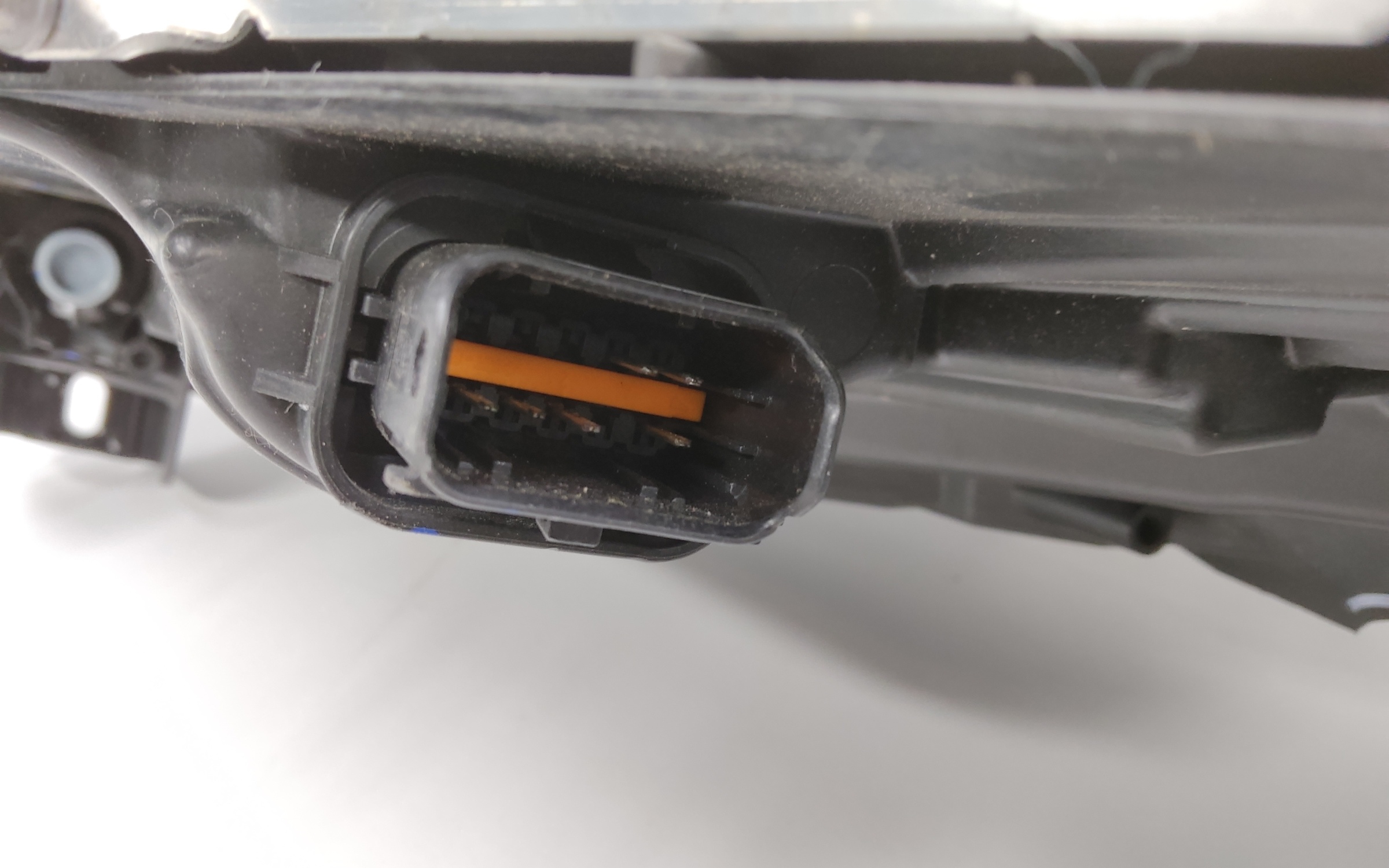 Фара передняя левая Renault Kaptur LED